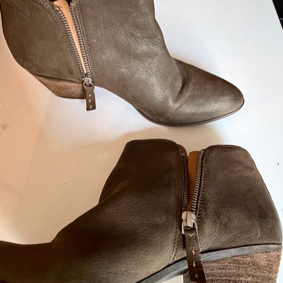 The Perfect Fall Bootie! Frye Brown Leather Booties - Size 10 - Picture 5 of 7